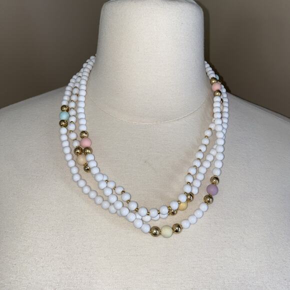 Alabaster White Multi Acrylic GoldTone Beaded 3 strand Statement Necklace 20” - Picture 3 of 6